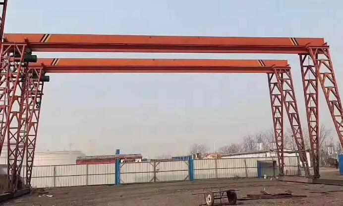 龍門吊設(shè)備電動機(jī)的絕緣層構(gòu)造，是根據(jù)電流量尺寸或是工作電壓多少明確?