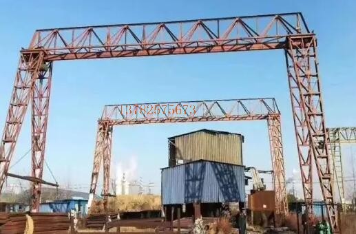 門式起重機減速機為什么漏油？我們平常該怎樣維修保養(yǎng)門式起重機？
