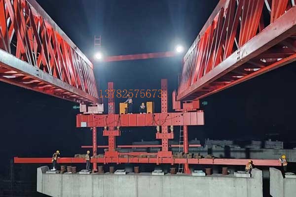 HNJQ60-360配重架橋機(jī)，廣州白云跨鐵項(xiàng)目，架設(shè)完成