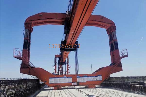 900噸輪胎提，900噸液壓運(yùn)梁車(chē)